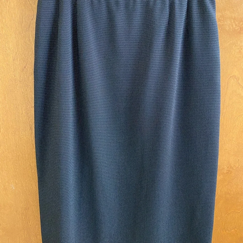 KASPER Two piece suit. Size 6 - Picture 3 of 9